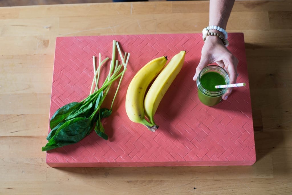 how to build the perfect, 5 ingredient green smoothie - spinach and banana green smoothie recipe -- www.nourishmovelove.com