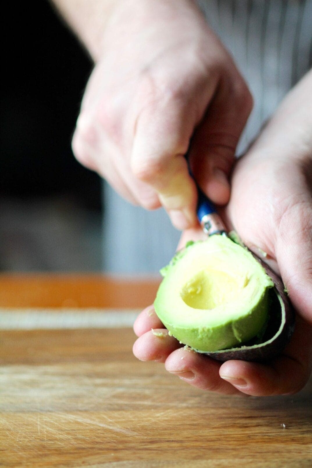 how to scoop out an avocado