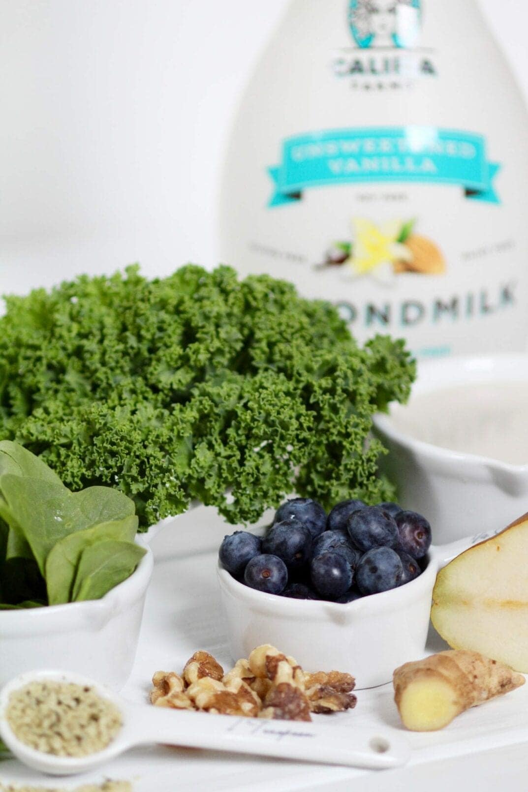 blueberry + hemp green smoothie ingredients
