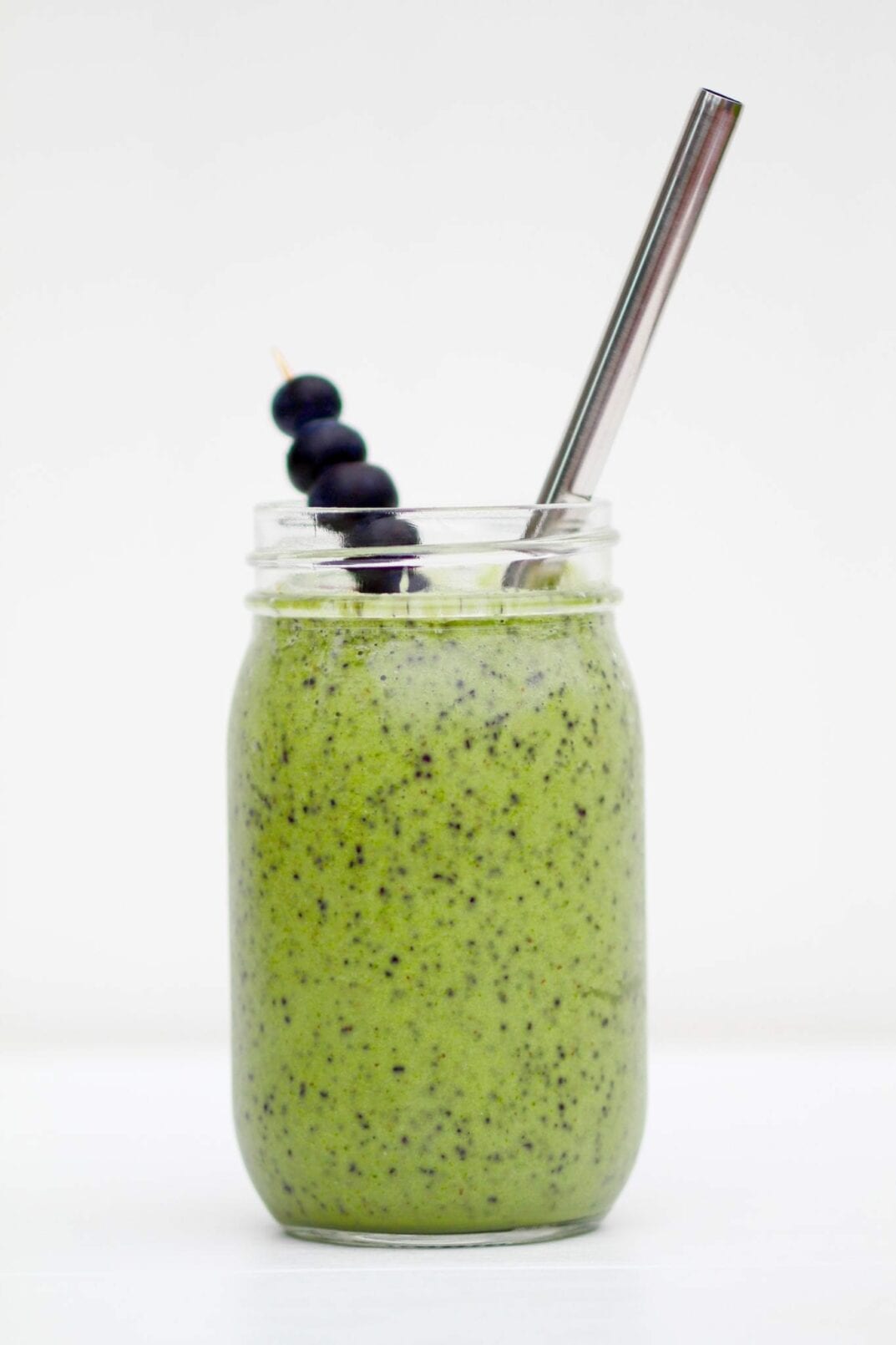blueberry + hemp green smoothie | www.nourishmovelove.com