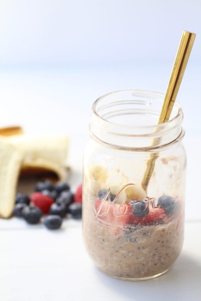 chocolate mousse overnight oats in a mason jar