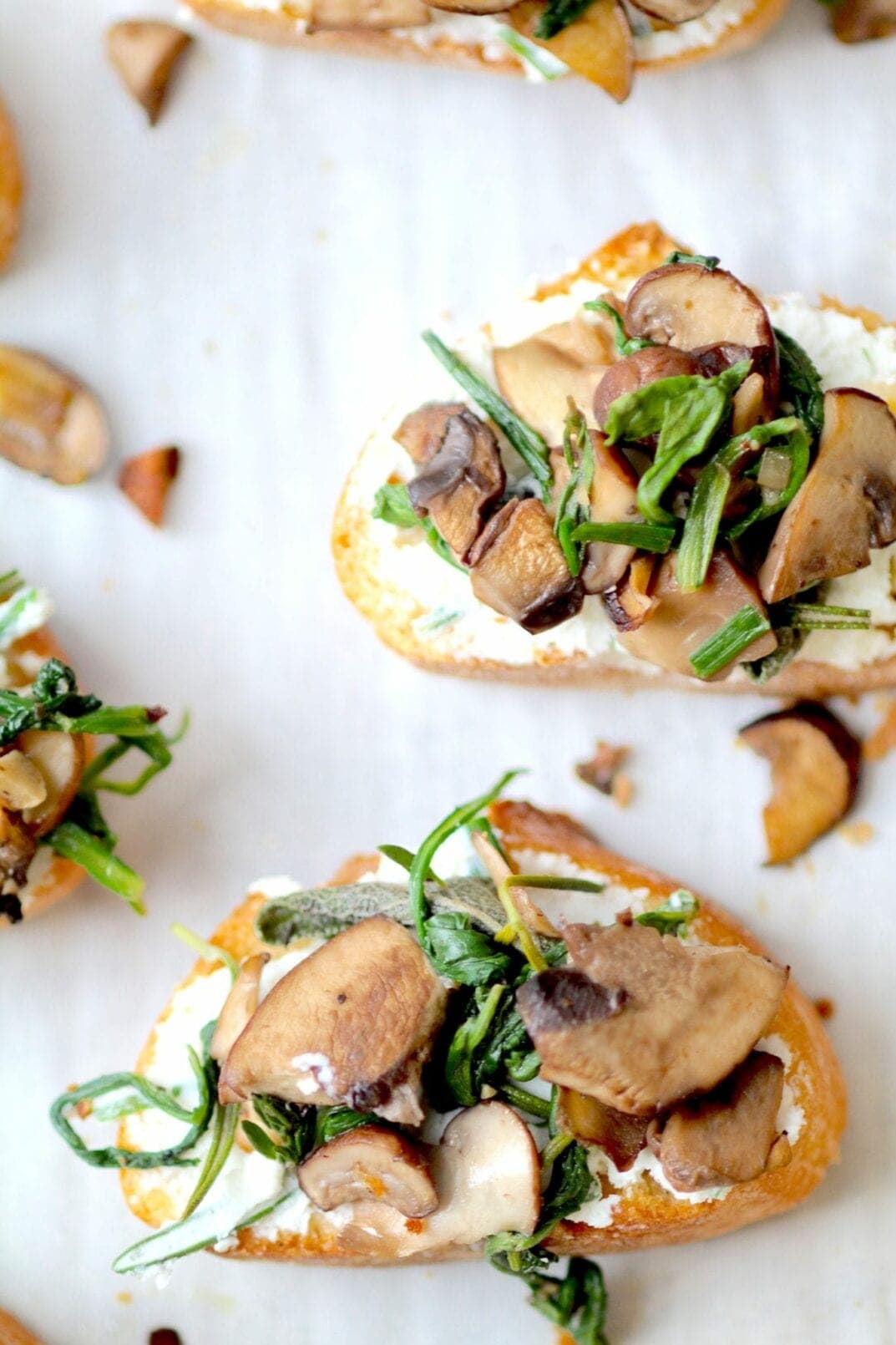 simple herb roasted mushroom + goat cheese crostini nourish move love