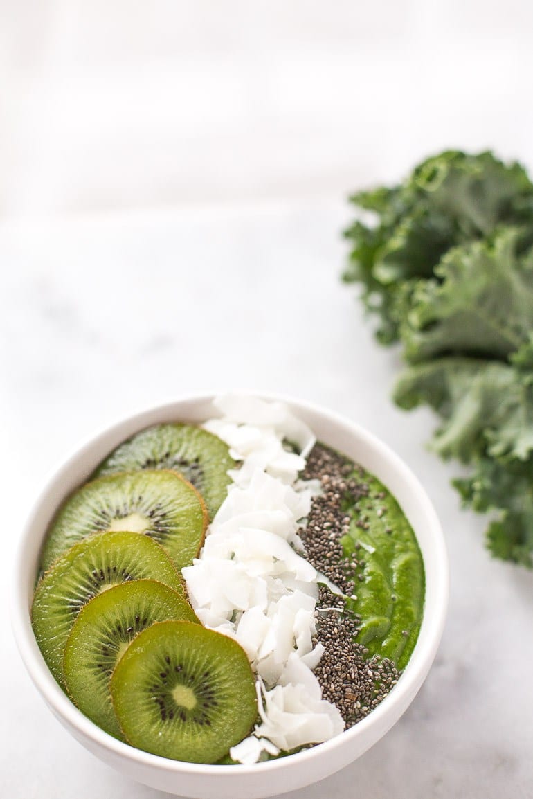 Low Sugar Green Smoothie Bowl | 15 Low Sugar Smoothie recipes | www.nourishmovelove.com