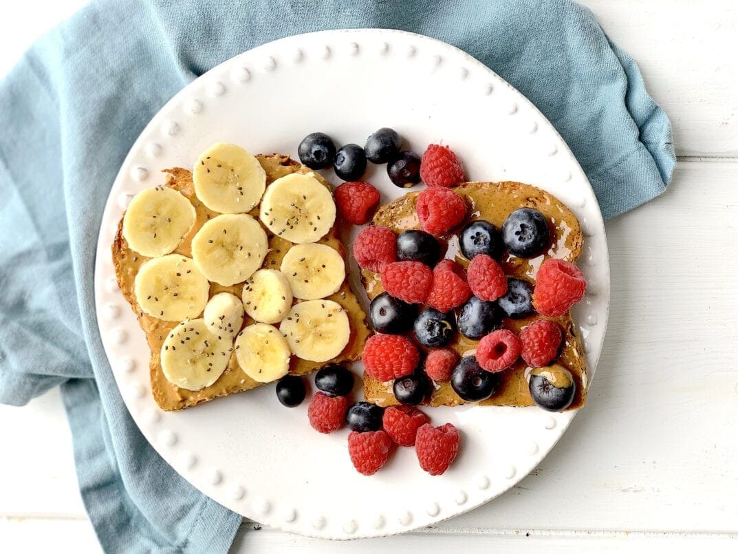 Toast with Berries and Bananas | Pregnancy Tips | Pregnancy Cravings