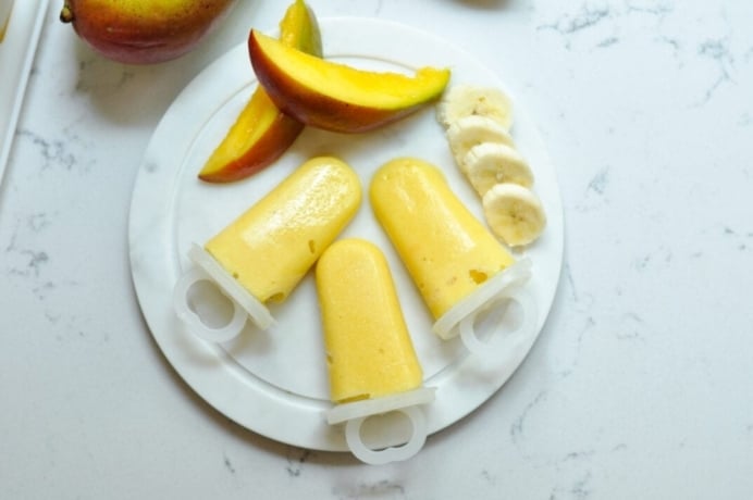 mango smoothie popsicles | fruit popsicles