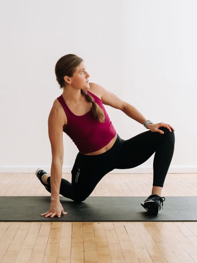 4 Mobility Exercises for Better Workouts (Quick Yoga Flow)