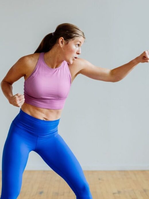 cropped-bodyweight-arm-workout-crossbody-punch.jpg