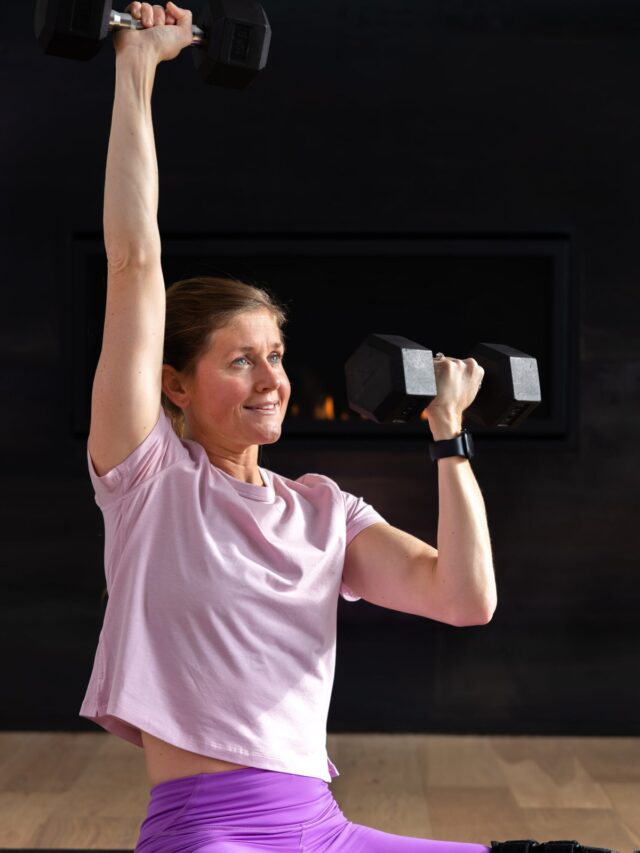 4 Mat Pilates Exercises (Full Body Workout)!
