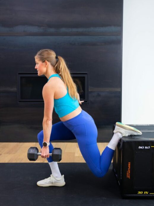 woman peforming a bulgarian spilt squat booty workout for women