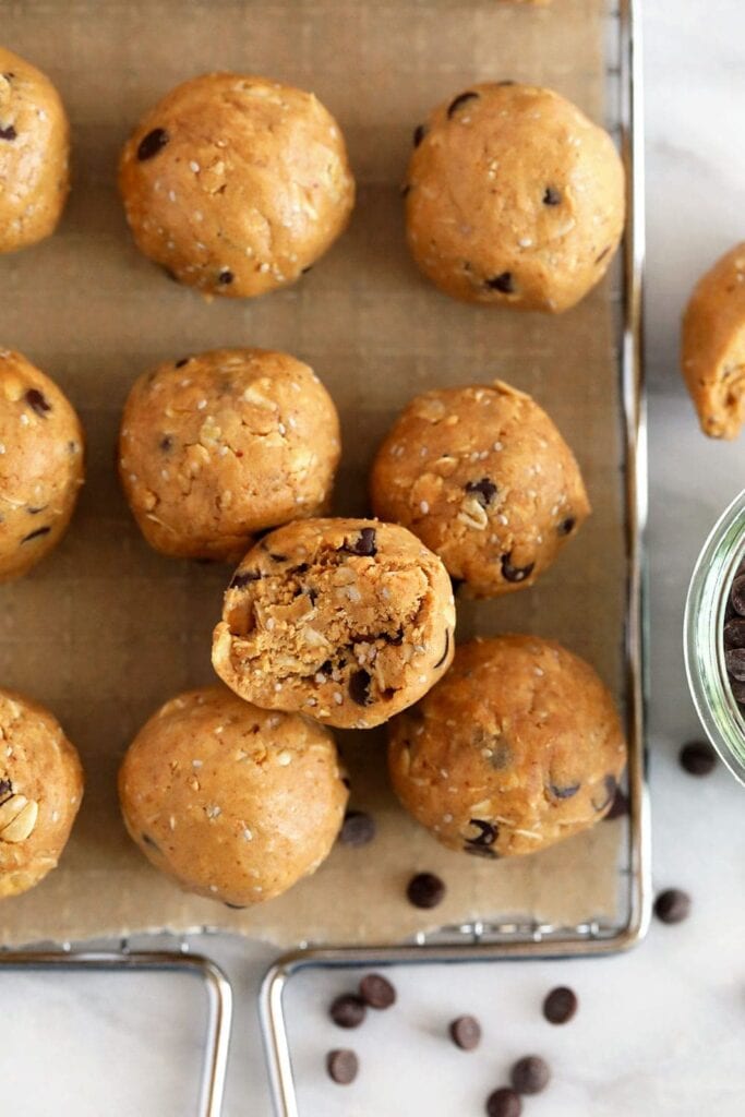 Meal prep peanut butter protein balls with 9 grams of protein per serving. This recipe is gluten free. 