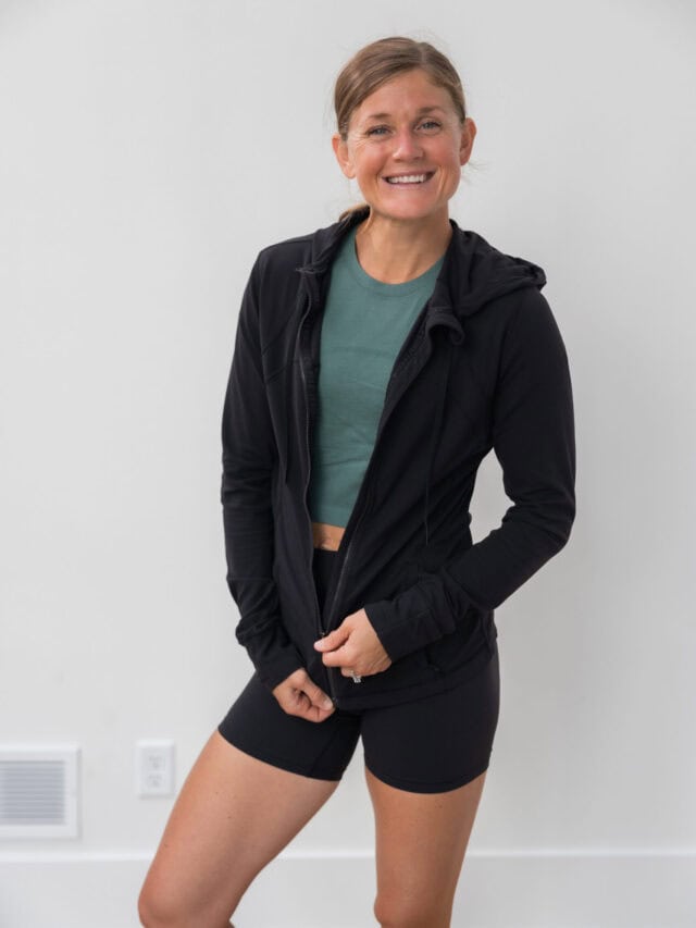 Lindsey wearing lululemon define jacket as part of round up of 6 of the best lululemon jackets and sweatshirts