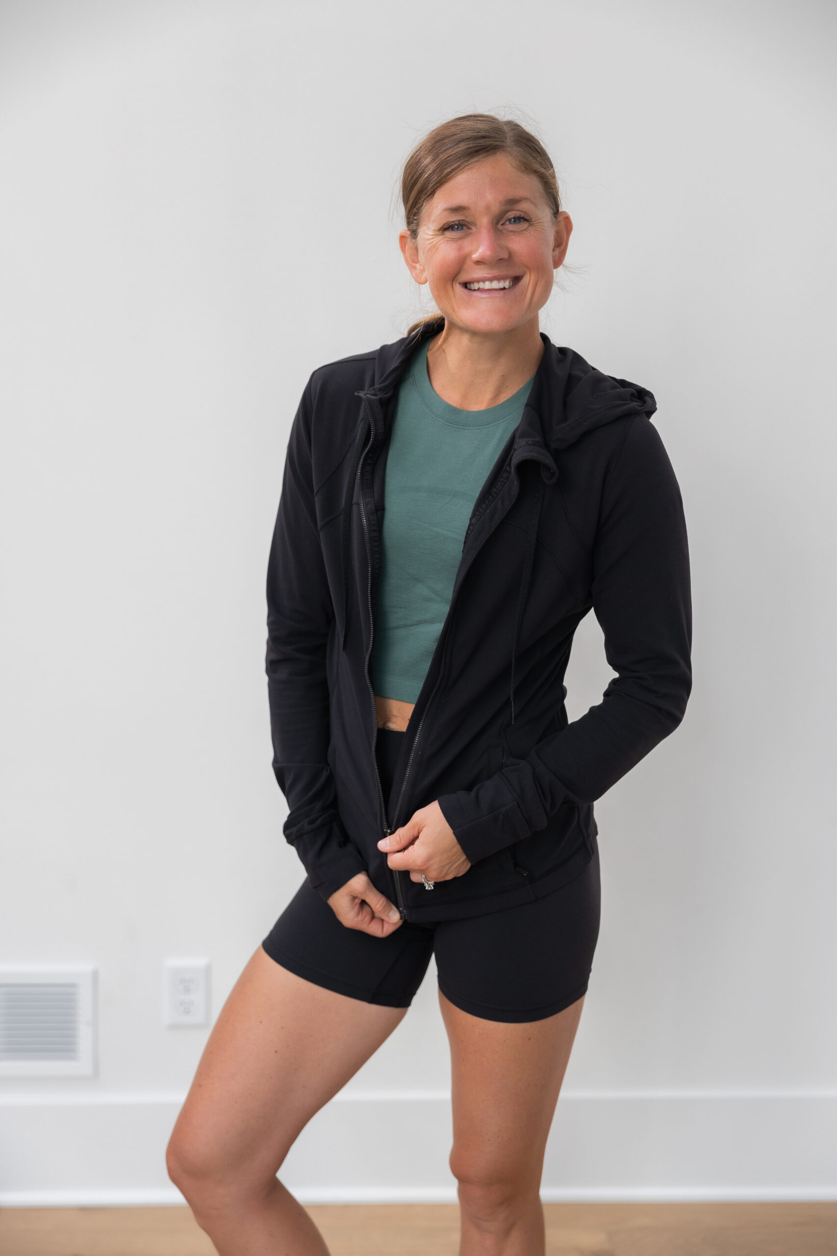 Best lululemon Jackets for Everyday Wear (Size and Fit Guide!) - Nourish,  Move, Love