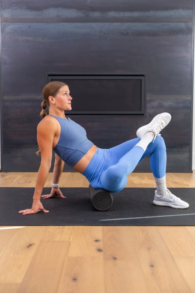 Women using a foam roller to loosen muscles | muscle recovery supplements