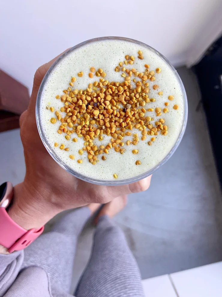 Protein smoothie as part of high protein breakfast recipes. 