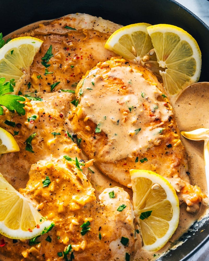 Lemon garlic chicken made on one skillet | high protein chicken recipes 