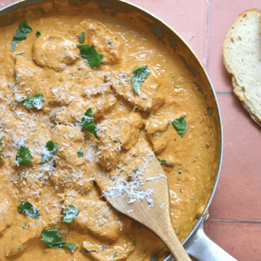 High Protein Tuscan Chicken made with chicken breast, cottage cheese and sun-dried tomatoes. 