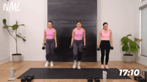 example of alternating front lunge with a bicep curl