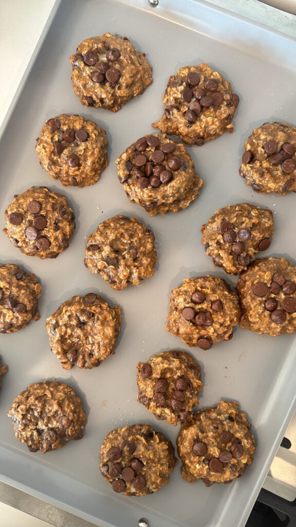 3 ingredient cookies with oats, bananas, protein powder, peanut butter and chocolate chips.